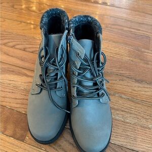 Sporto Gray Lace-Up Boots with Faux Fur